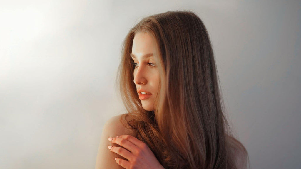 woman with dirty blonde hair
