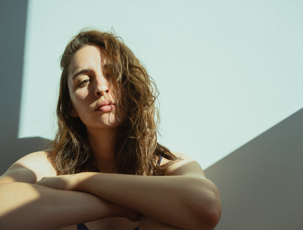 wavy hair girl