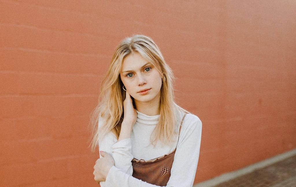 blonde straight hair