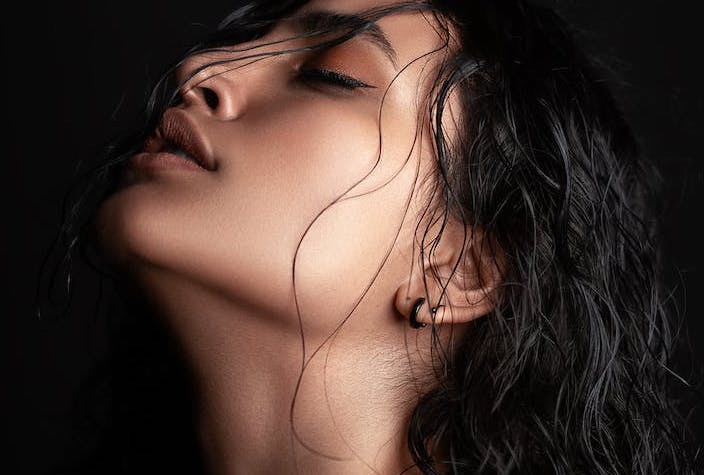 short hair brunette woman 