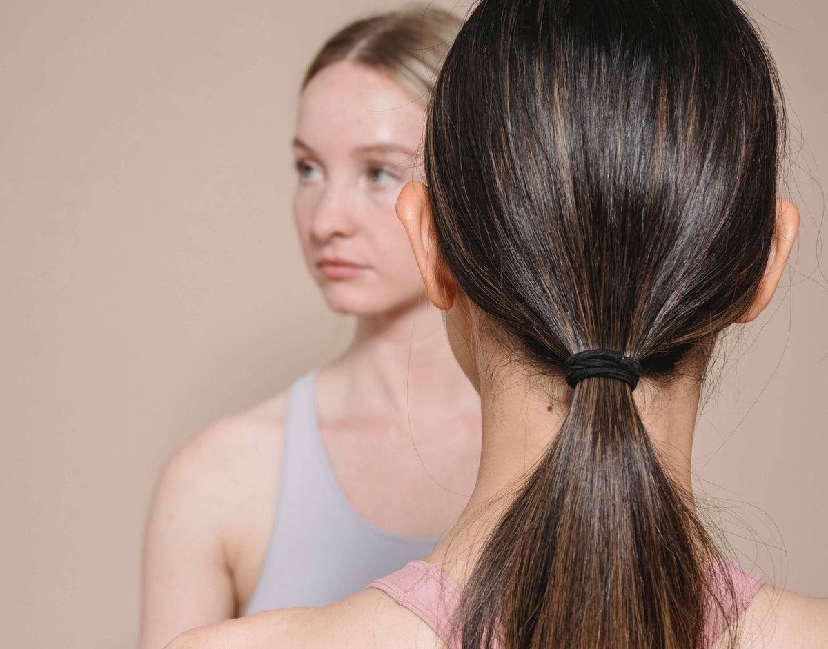 pony tail brunette